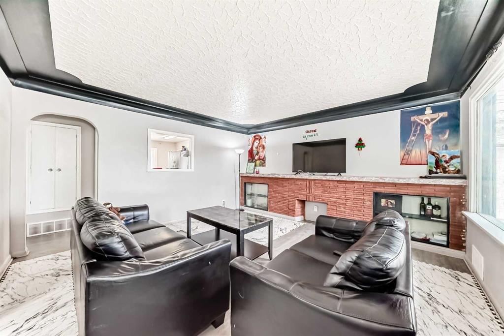 Fifth View of 2517 36 Street SE, Southview, Calgary, Alberta, T2B 0Y2