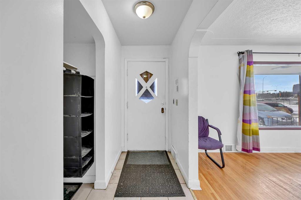 Fourth View of 2472 Capitol Hill Crescent NW, Banff Trail, Calgary, Alberta, T2M 2A2