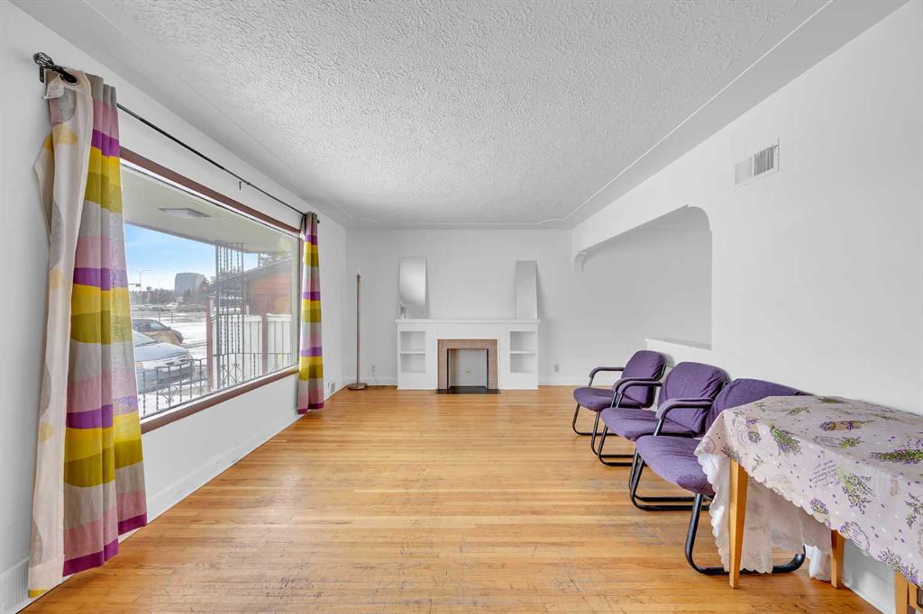 Fifth View of 2472 Capitol Hill Crescent NW, Banff Trail, Calgary, Alberta, T2M 2A2