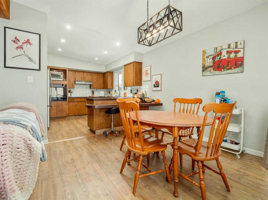 Fifth View of 72 Simon Fraser Boulevard W, Varsity Village, Lethbridge, Alberta, T1K 4L5