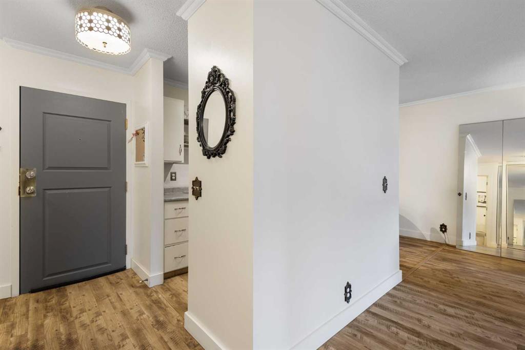 Third View of 305, 2611 15A Street SW, Bankview, Calgary, Alberta, T2T 4C1