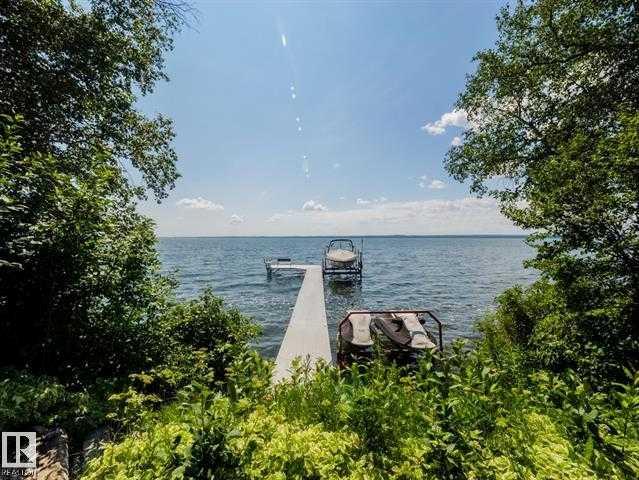 31 Lakeshore Drive , A2293620, Alberta,