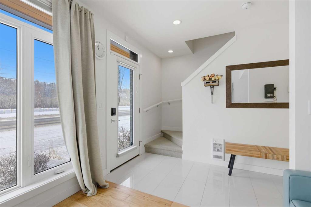 Fifth View of 3012 Parkdale Boulevard NW, Parkdale, Calgary, Alberta, T2N 5B3