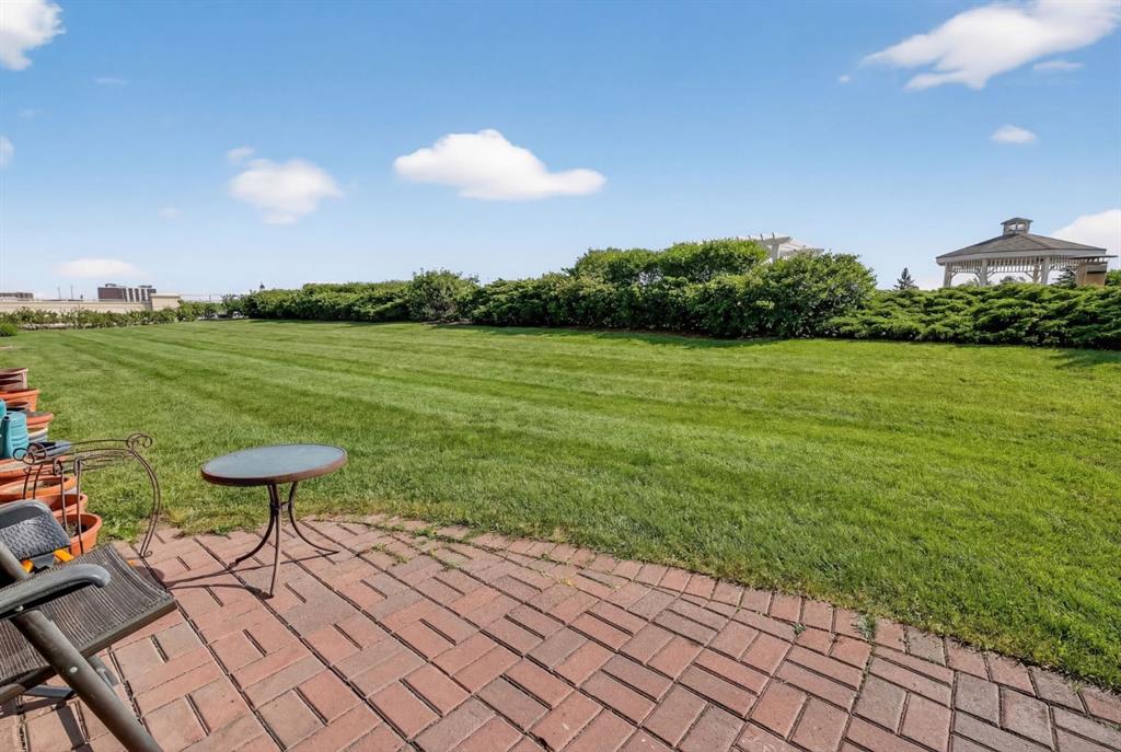 Fifth View of 110, 1718 14 Avenue NW, Hounsfield Heights/Briar Hill, Calgary, Alberta, T2N 4Y7