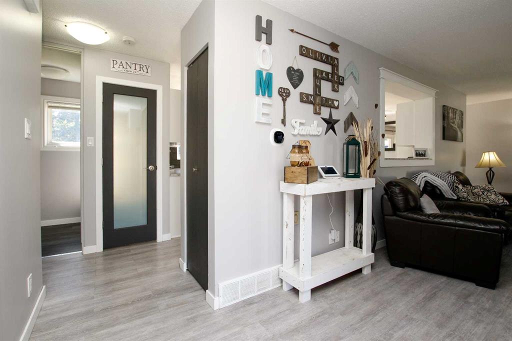 Fifth View of 4 Mckee Close , Morrisroe, Red Deer, Alberta, T4N 0L9