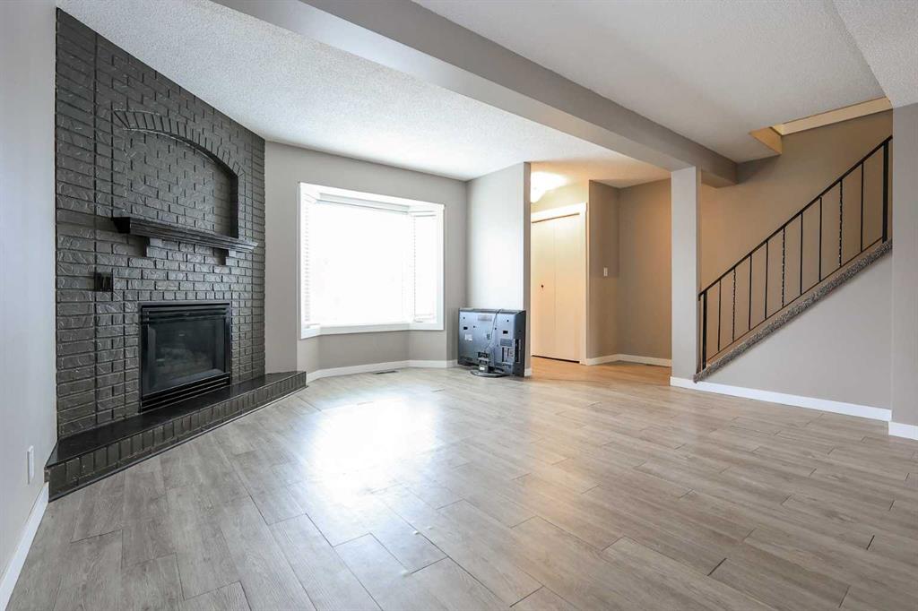 Fifth View of 30 Ellenwood Drive , Eastview Estates, Red Deer, Alberta, T4R 2E3