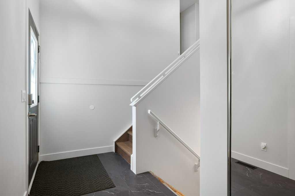 Fourth View of 377 Stonegate Way NW, Stonegate, Airdrie, Alberta, T4B 2X9