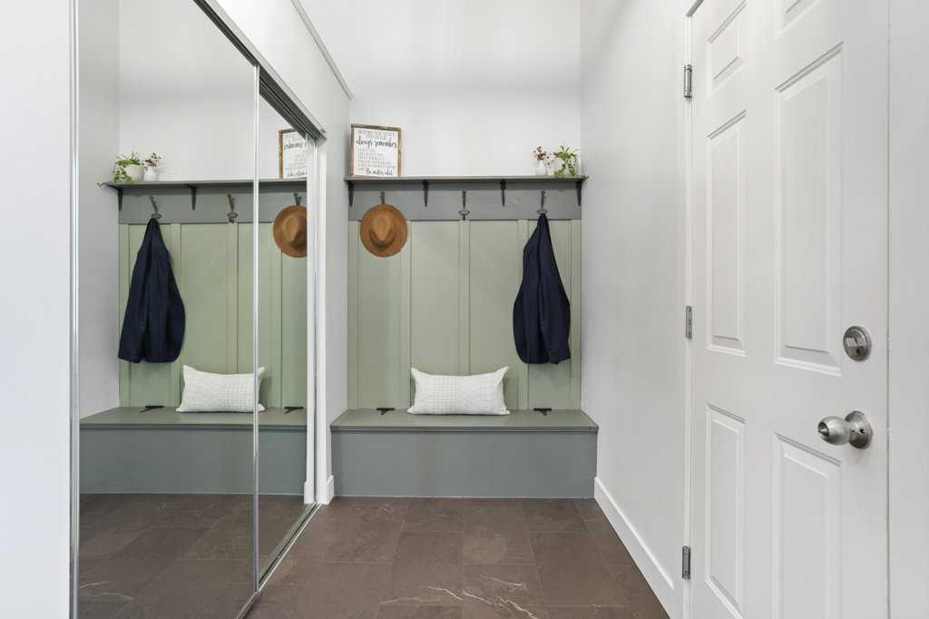 Fifth View of 377 Stonegate Way NW, Stonegate, Airdrie, Alberta, T4B 2X9