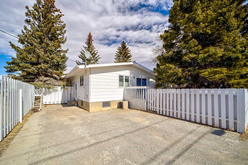 Fifth View of 948 Main Street , NONE, Pincher Creek, Alberta, T0K1W0