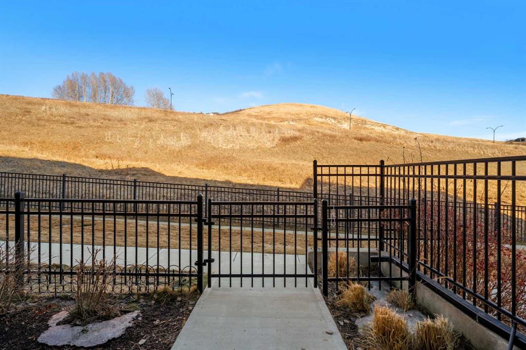 Fifth View of 109 Cranbrook Villas SE, Cranston, Calgary, Alberta, T3M 1Z3