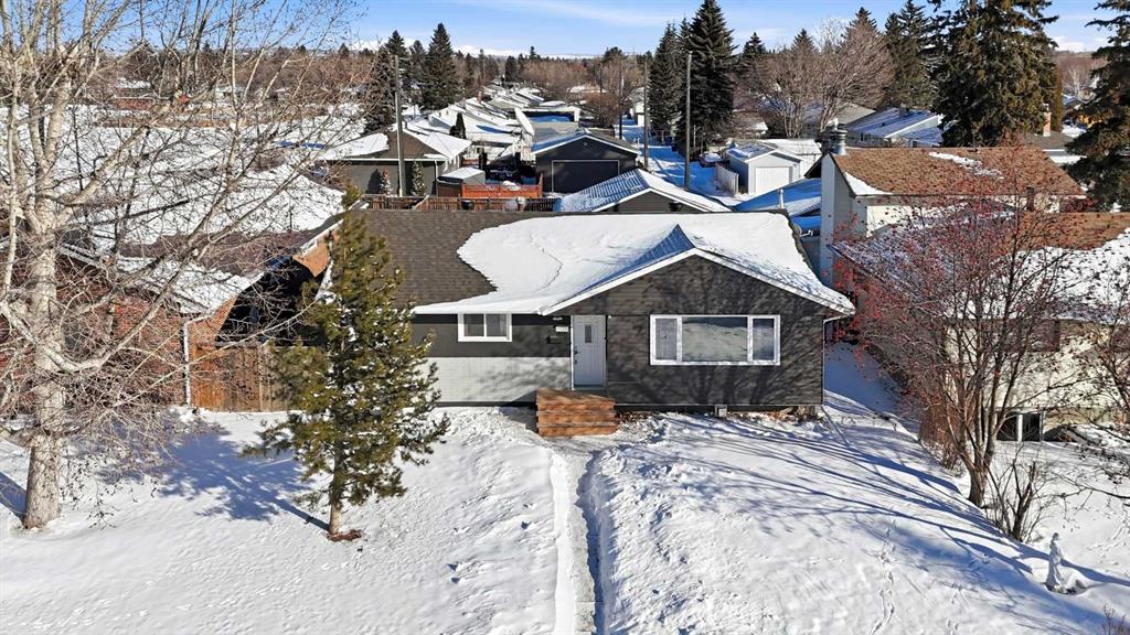 Second View of 4409 43 Avenue , Grandview, Red Deer, Alberta, T4N 3C3