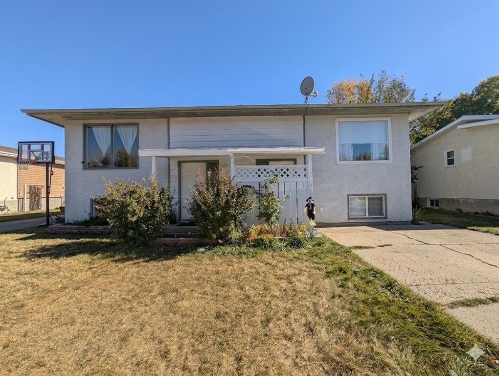 Second View of 52 Collins Crescent SE, Crestwood-Norwood, Medicine Hat, Alberta, T1B 1T8