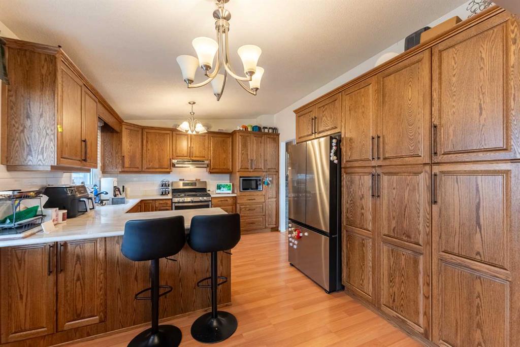 Third View of 2 Honeysuckle Road N, Park Meadows, Lethbridge, Alberta, T1H 4J9