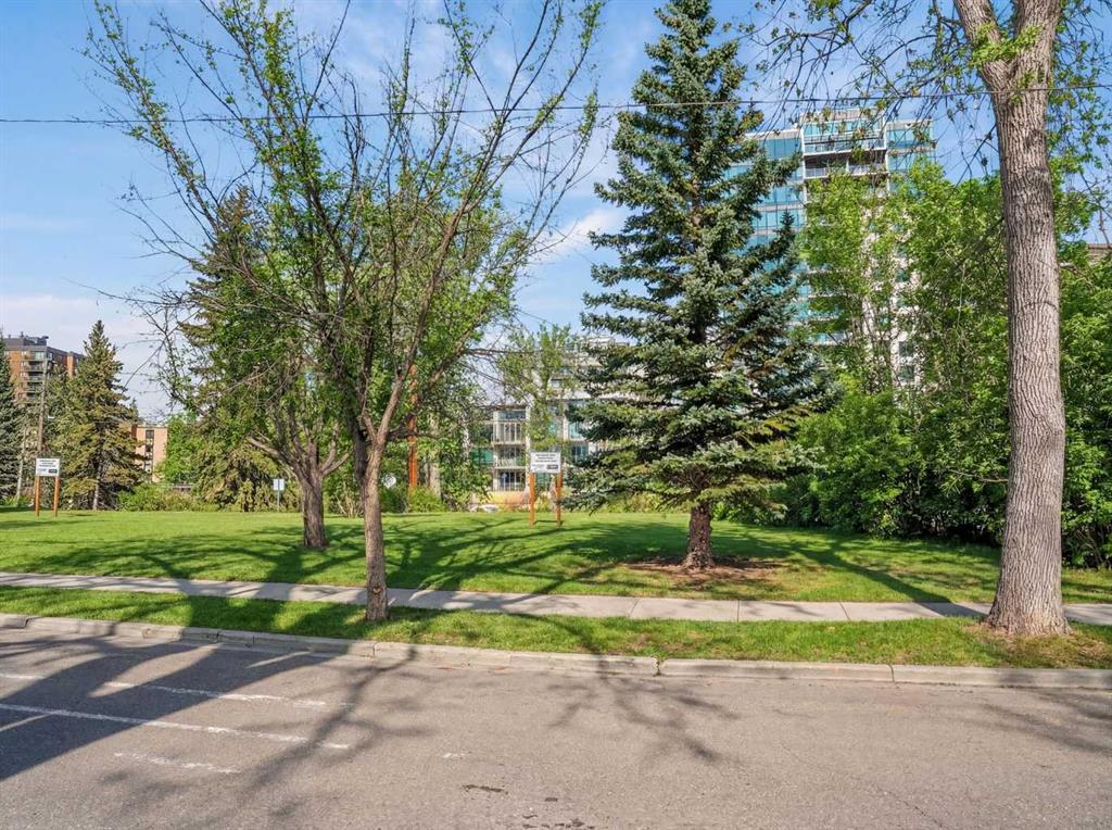 Fifth View of 112 Roxboro Road SW, Roxboro, Calgary, Alberta, T2S0R3
