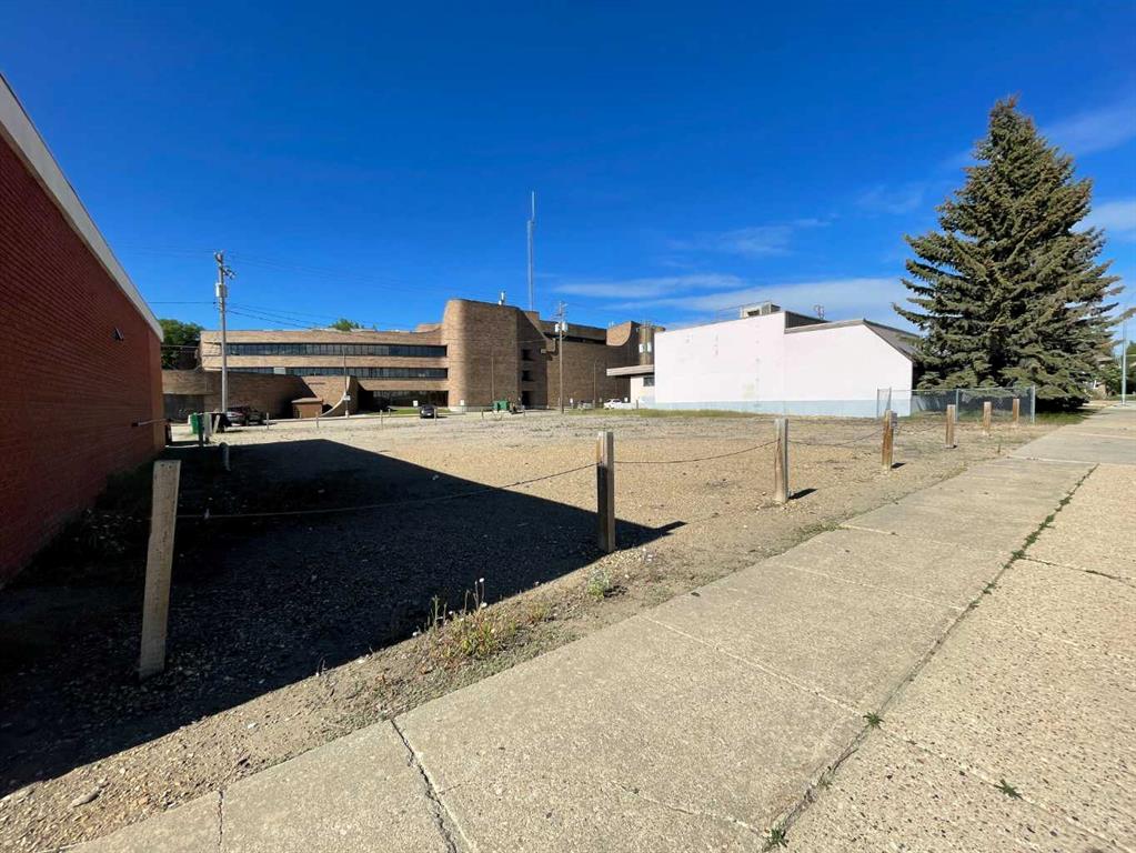 Fifth View of 5103 50 Avenue , Central Ponoka, Ponoka, Alberta, T4J1N5