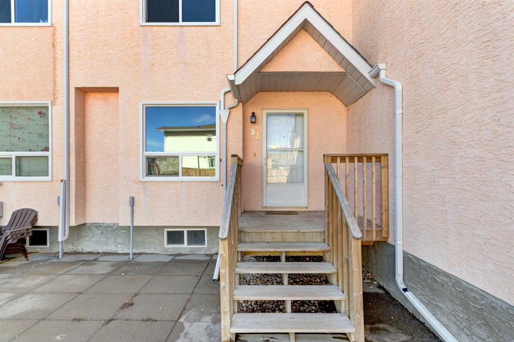 Third View of 32, 204 Strathaven Drive , Strathaven, Strathmore, Alberta, T1P 1P6