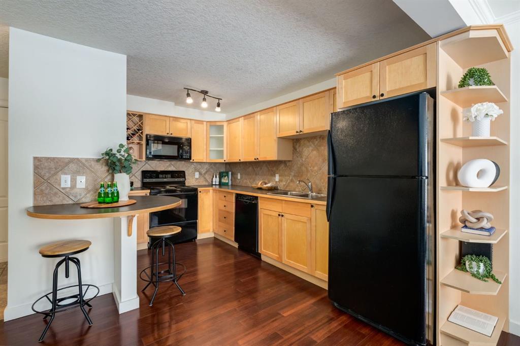 Fifth View of 105, 308 24 Avenue SW, Mission, Calgary, Alberta, T2S 0K2