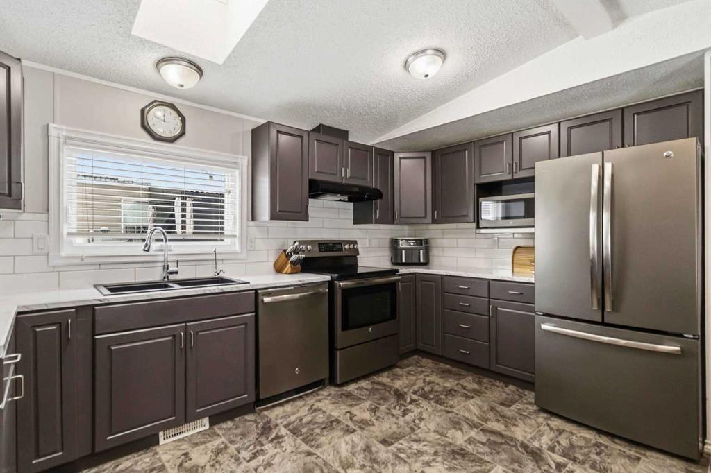 Fifth View of 189 Cree Road , Timberlea, Fort McMurray, Alberta, T9K 1X8