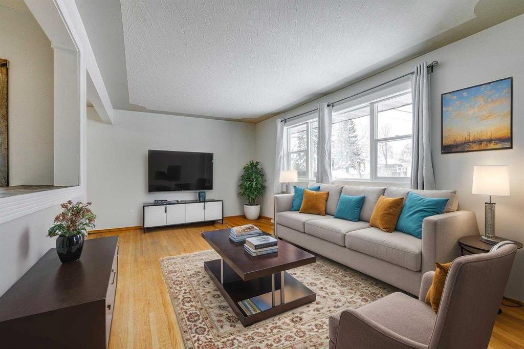 Fourth View of 3328 45 Street SW, Glenbrook, Calgary, Alberta, T3E 3T9