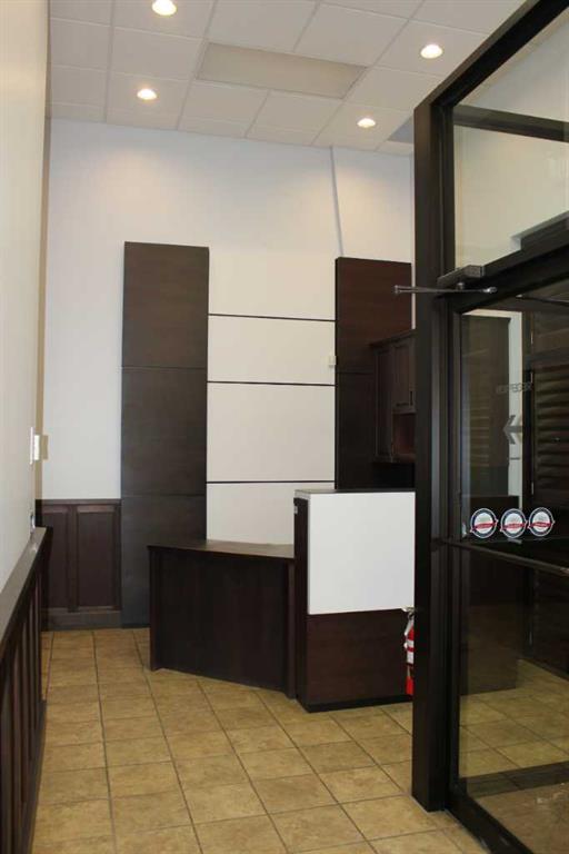 Fourth View of 104 and 105, 2201 Box Springs Boulevard NW, Northwest Crescent Heights, Medicine Hat, Alberta, T1C 0C8