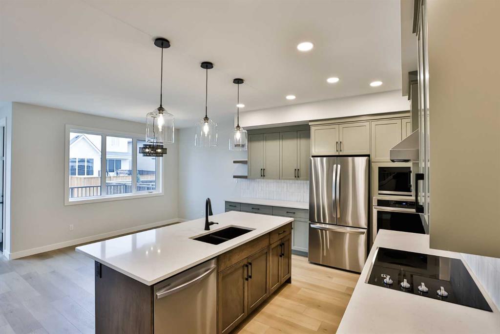 Third View of 668 Devonia Road W, The Crossings, Lethbridge, Alberta, T1J 5W3