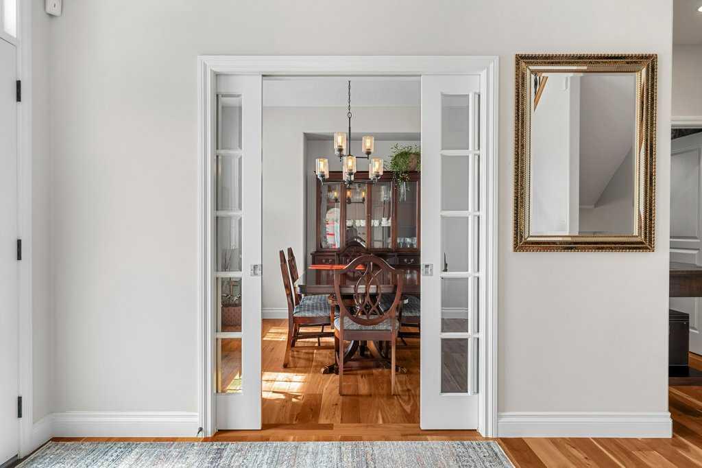 Fifth View of 274 Somme Avenue SW, Garrison Woods, Calgary, Alberta, T2T 5J9