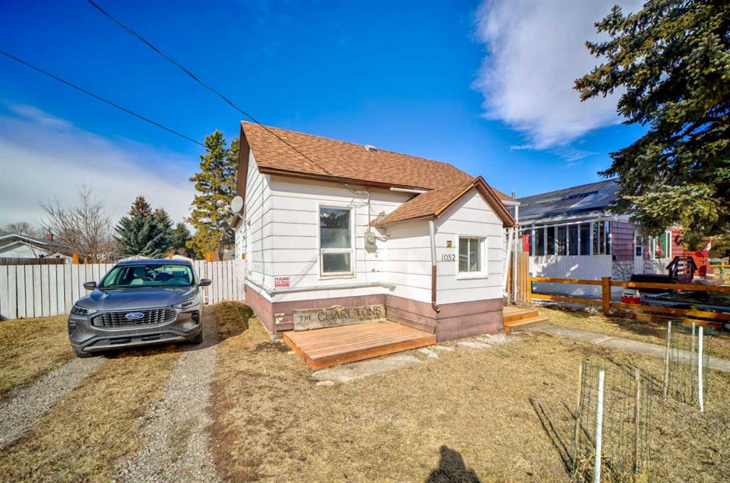 Third View of 1052 Bev McLachlin Drive , NONE, Pincher Creek, Alberta, T0K 1W0