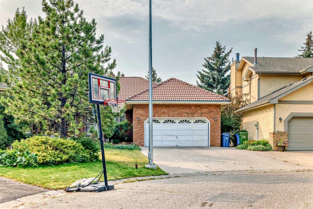 Third View of 131 Varsity Estates Terrace NW, Varsity, Calgary, Alberta, T3B 5J6