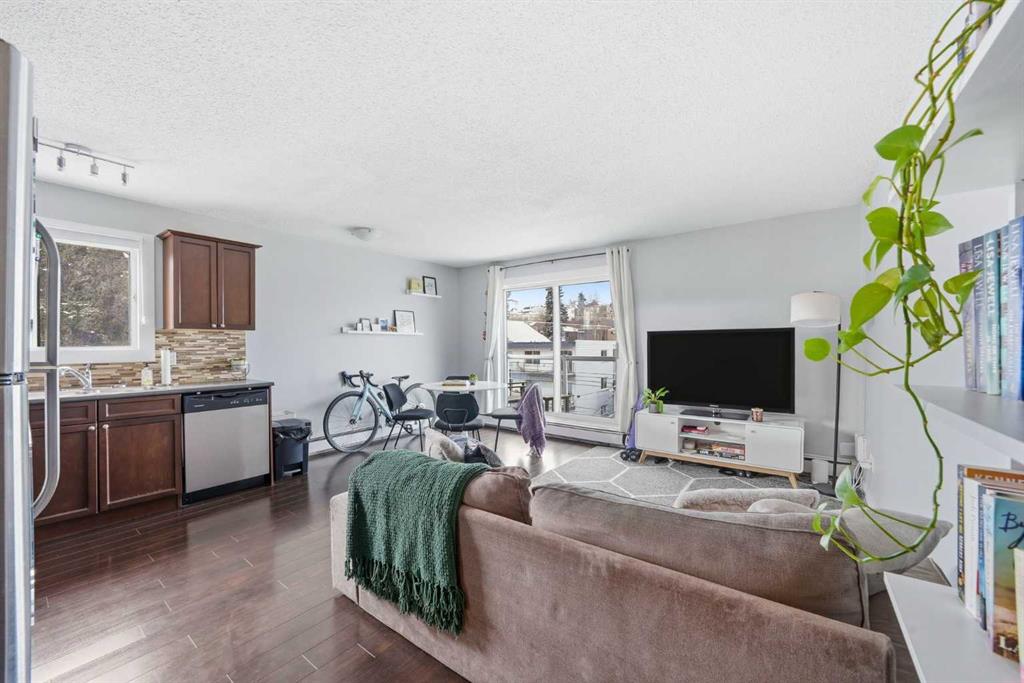 Fourth View of 402, 2117 16 Street SW, Bankview, Calgary, Alberta, T2T4E5