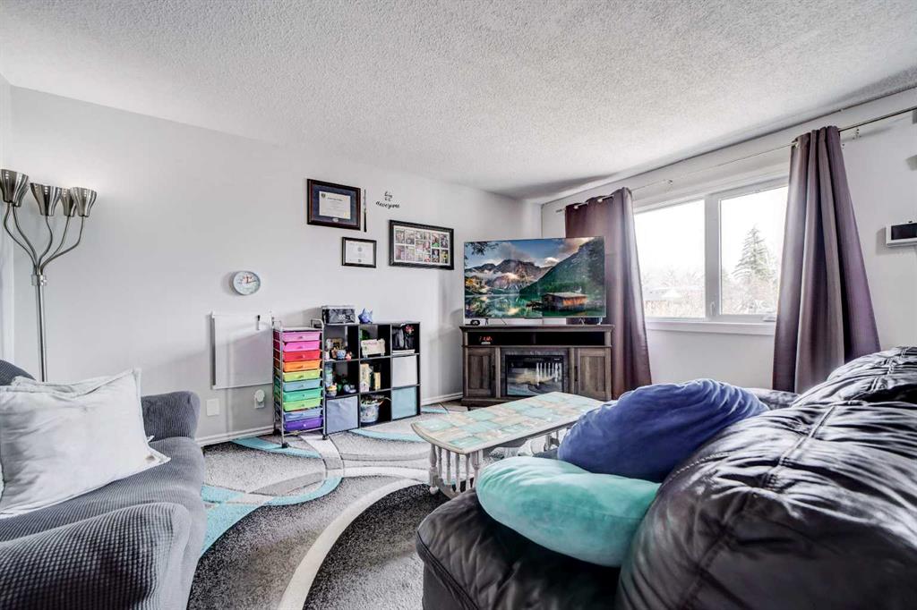 Fifth View of 237 Lafayette Boulevard W, Varsity Village, Lethbridge, Alberta, T1K 3Z2