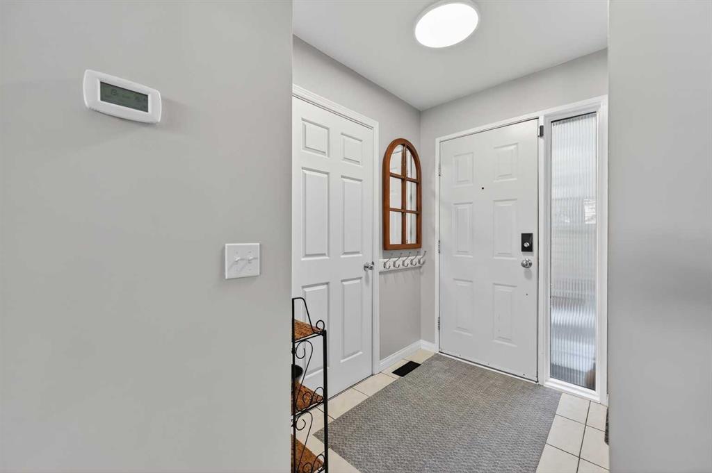 Third View of 5, 111 Grier Terrace NE, Greenview, Calgary, Alberta, T2K 5Y6