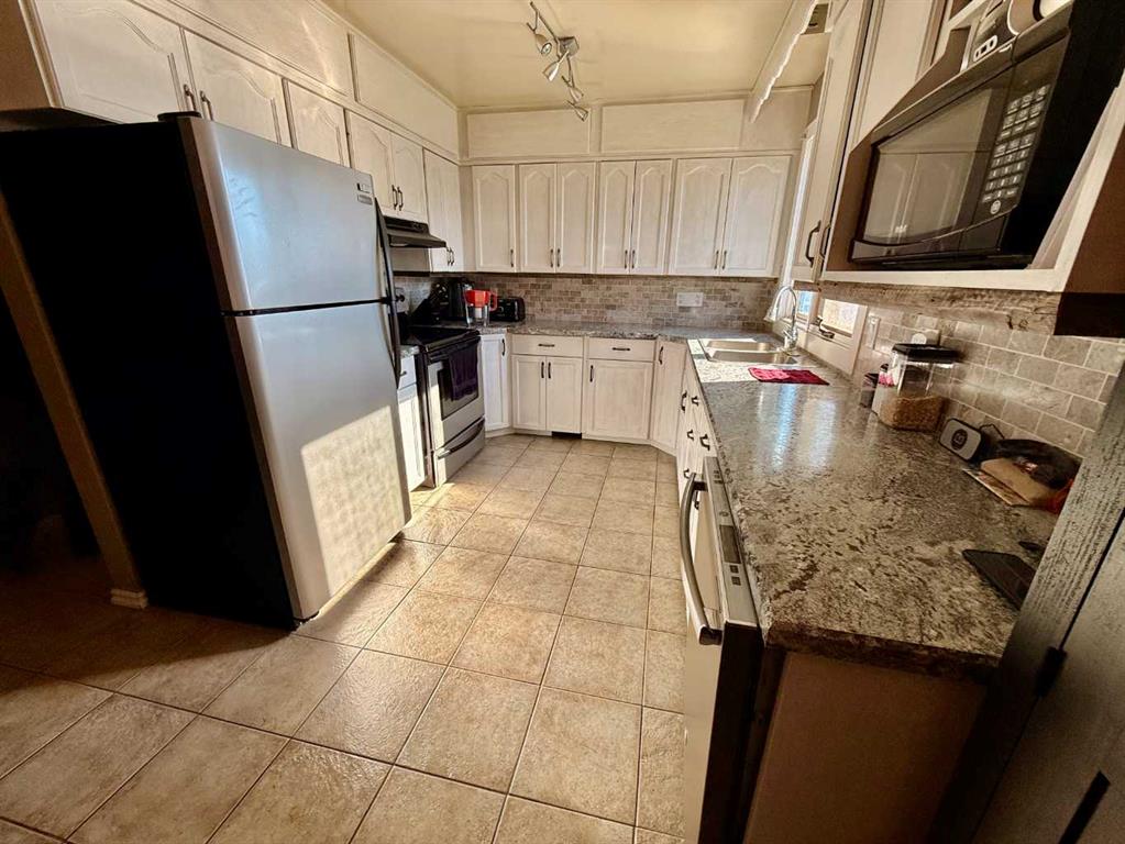 Fifth View of 518 3 Street , NONE, Wainwright, Alberta, T9W 1A7