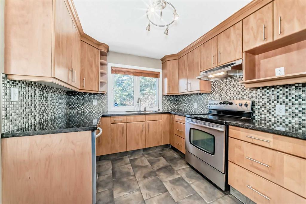 Fourth View of 27 Gladeview Crescent SW, Glamorgan, Calgary, Alberta, T3E 4X7