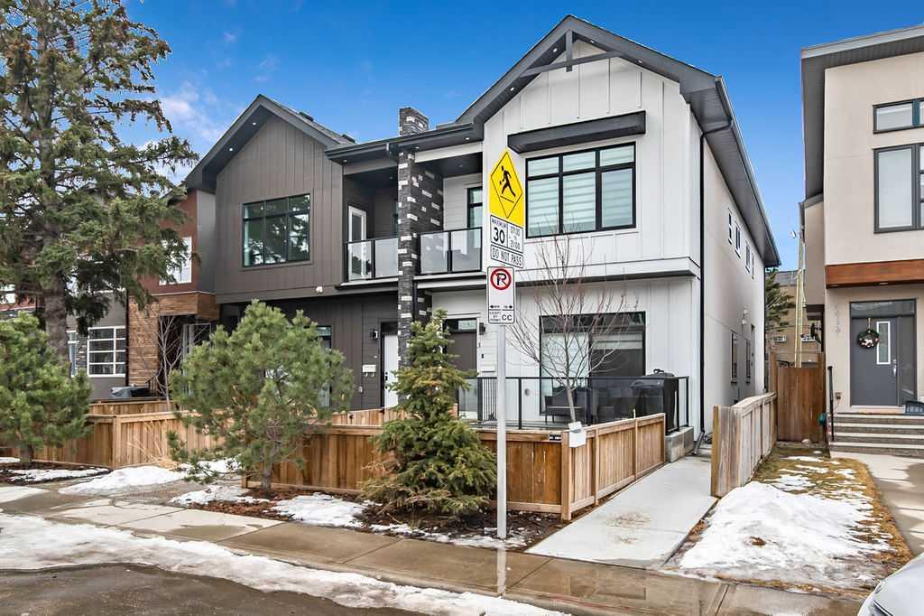 Second View of 4, 4411 17 Avenue NW, Montgomery, Calgary, Alberta, T3B 0N7