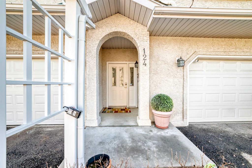 Fourth View of 124 Sunlake Gardens SE, Sundance, Calgary, Alberta, T2x 3g4