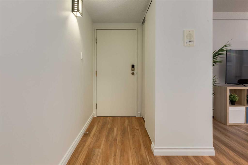 Third View of 504, 11620 Elbow Drive SW, Canyon Meadows, Calgary, Alberta, T2W 3L6