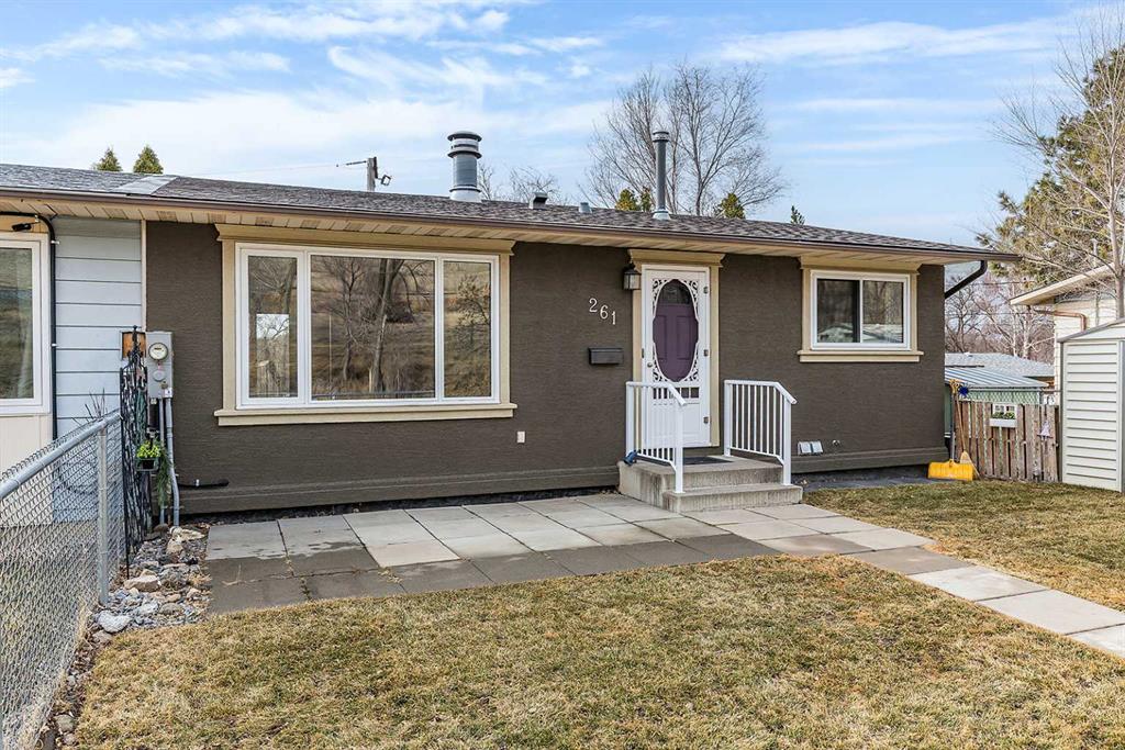 Third View of 261 5 Street NW, Riverside, Medicine Hat, Alberta, T1A 7X9