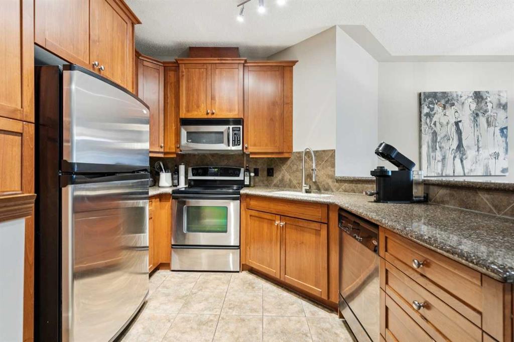 Fourth View of 211, 10 Discovery Ridge Close SW, Discovery Ridge, Calgary, Alberta, T3H5X3