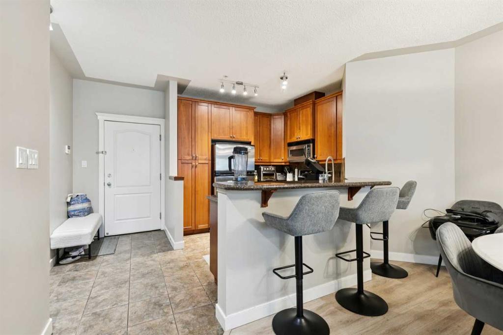 Fifth View of 211, 10 Discovery Ridge Close SW, Discovery Ridge, Calgary, Alberta, T3H5X3