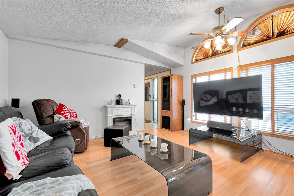 Third View of 254 Erin Woods Circle SE, Erin Woods, Calgary, Alberta, T2B 3C9