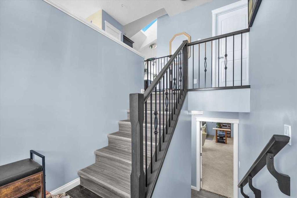 Fourth View of 301 McLeod Crescent , NONE, Diamond Valley, Alberta, T0L2A0