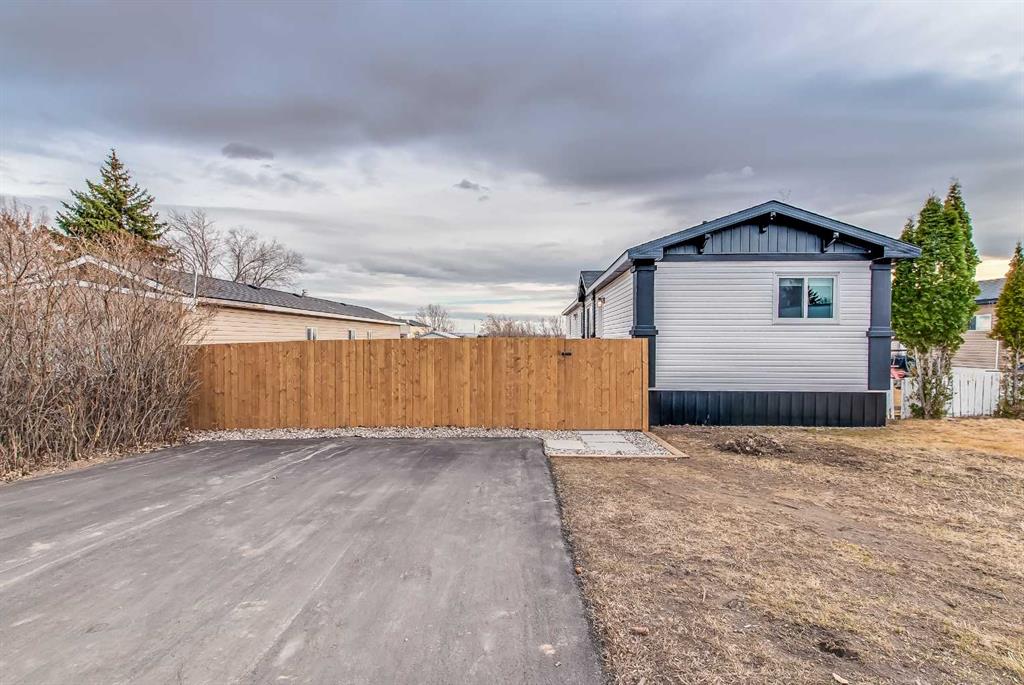 134, 4000 13th Avenue SE, A2294895, Alberta,