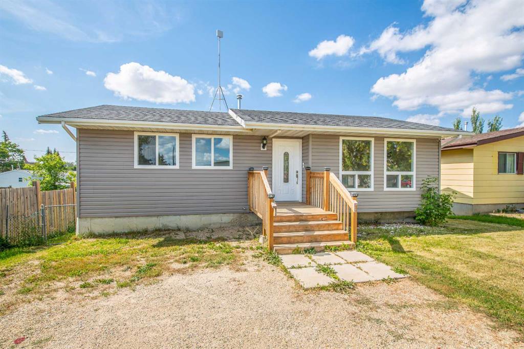 Second View of 216 2 Street E, NONE, Lashburn, Saskatchewan, S0M 1H0