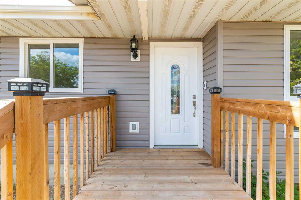 Third View of 216 2 Street E, NONE, Lashburn, Saskatchewan, S0M 1H0