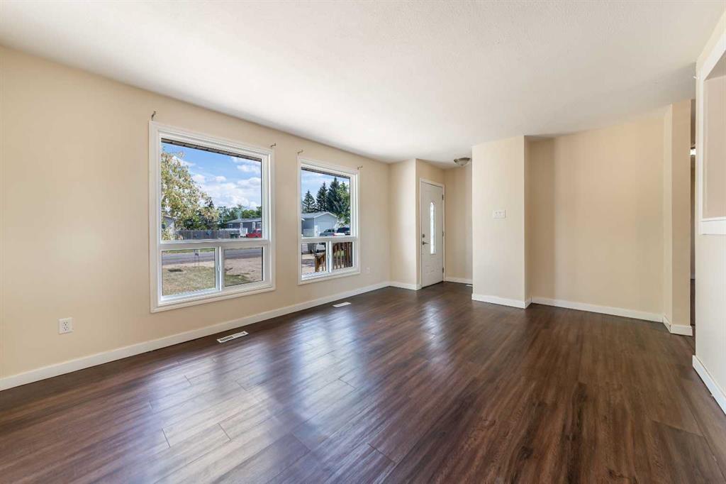 Fourth View of 216 2 Street E, NONE, Lashburn, Saskatchewan, S0M 1H0