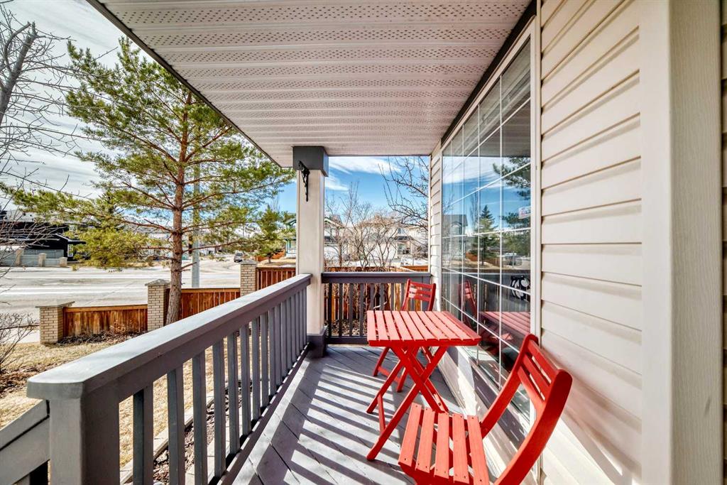 Fourth View of 12583 Douglas Woods Road SE, Douglasdale/Glen, Calgary, Alberta, T2Z 3J1