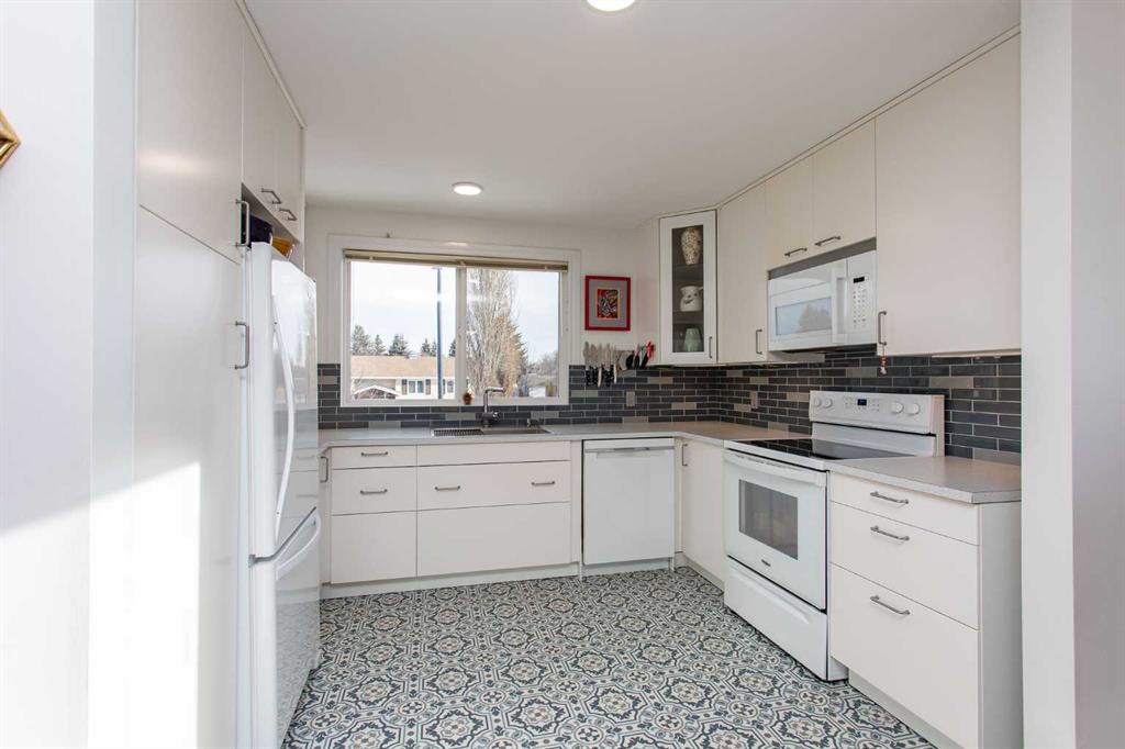 Fifth View of 17 Boyce Street , Bower, Red Deer, Alberta, T4R1P1