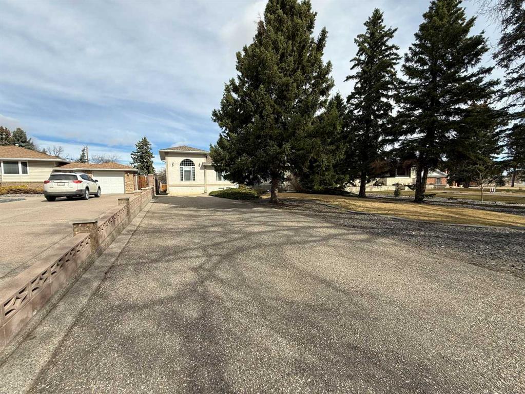 Third View of 3315 Parkside Drive S, Henderson Lake, Lethbridge, Alberta, T1J 1N2