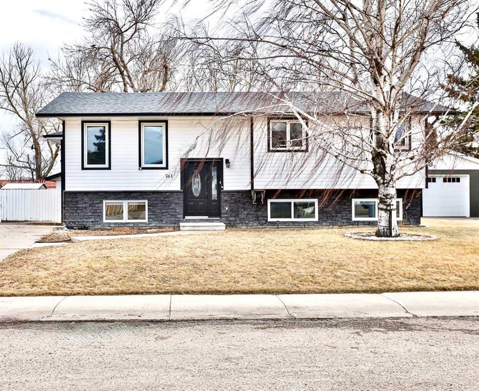 761 Gibbons Avenue N, A2295033, Alberta,