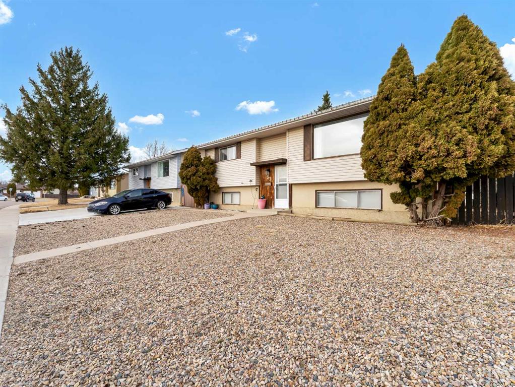 Fourth View of 33 Ross Glen Road SE, Ross Glen, Medicine Hat, Alberta, T1B 1Z6